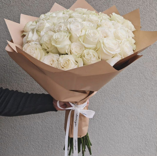 Bouquet roses blanches gros boutons - La Rose Flowers Mulhouse 68